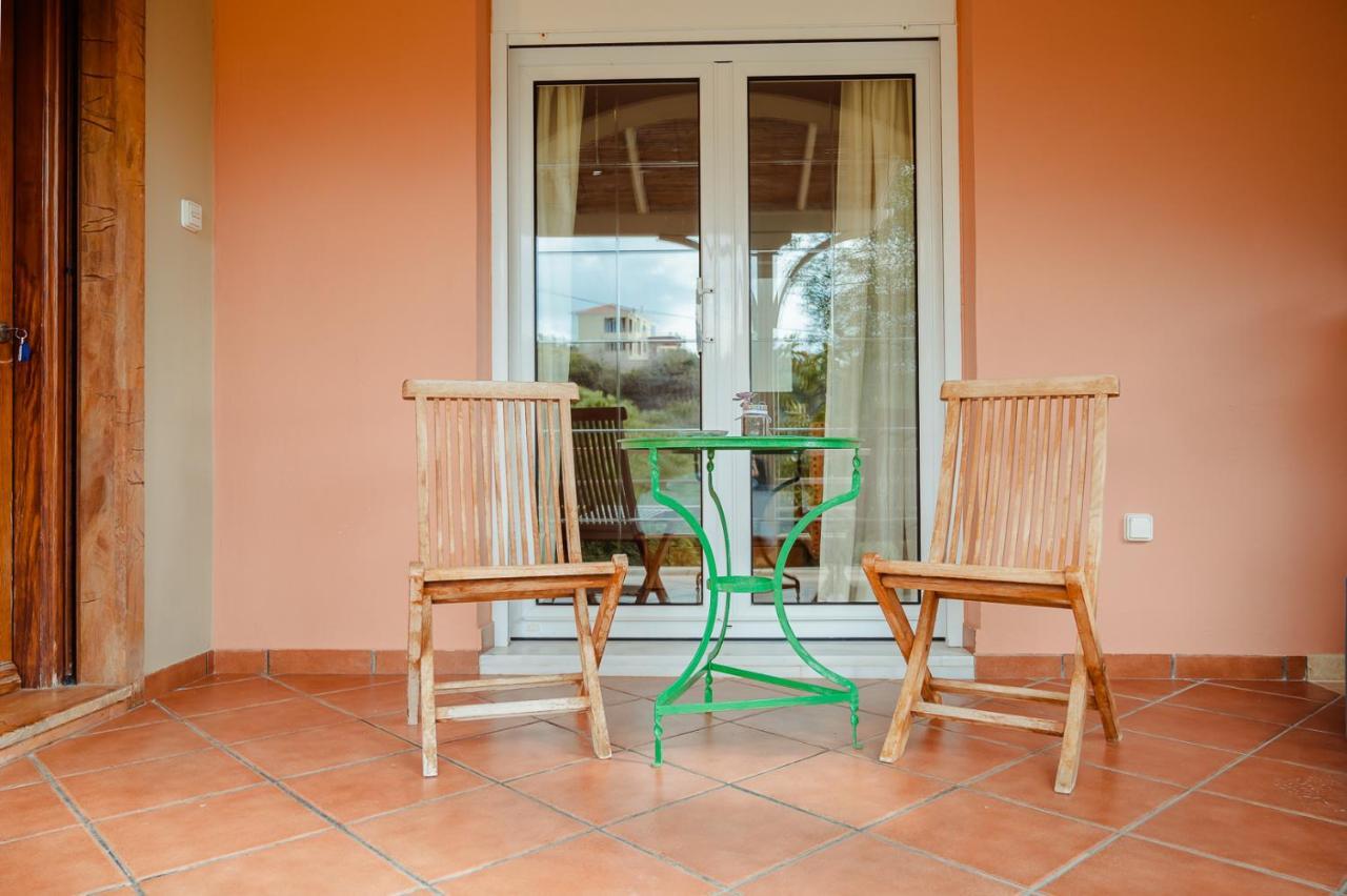 Seafront Apartment Karfas Exterior photo