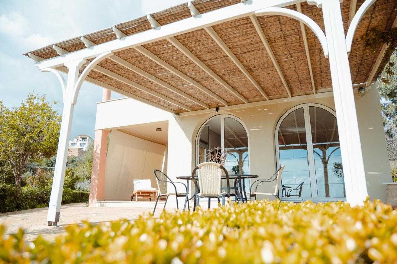 Seafront Apartment Karfas Exterior photo